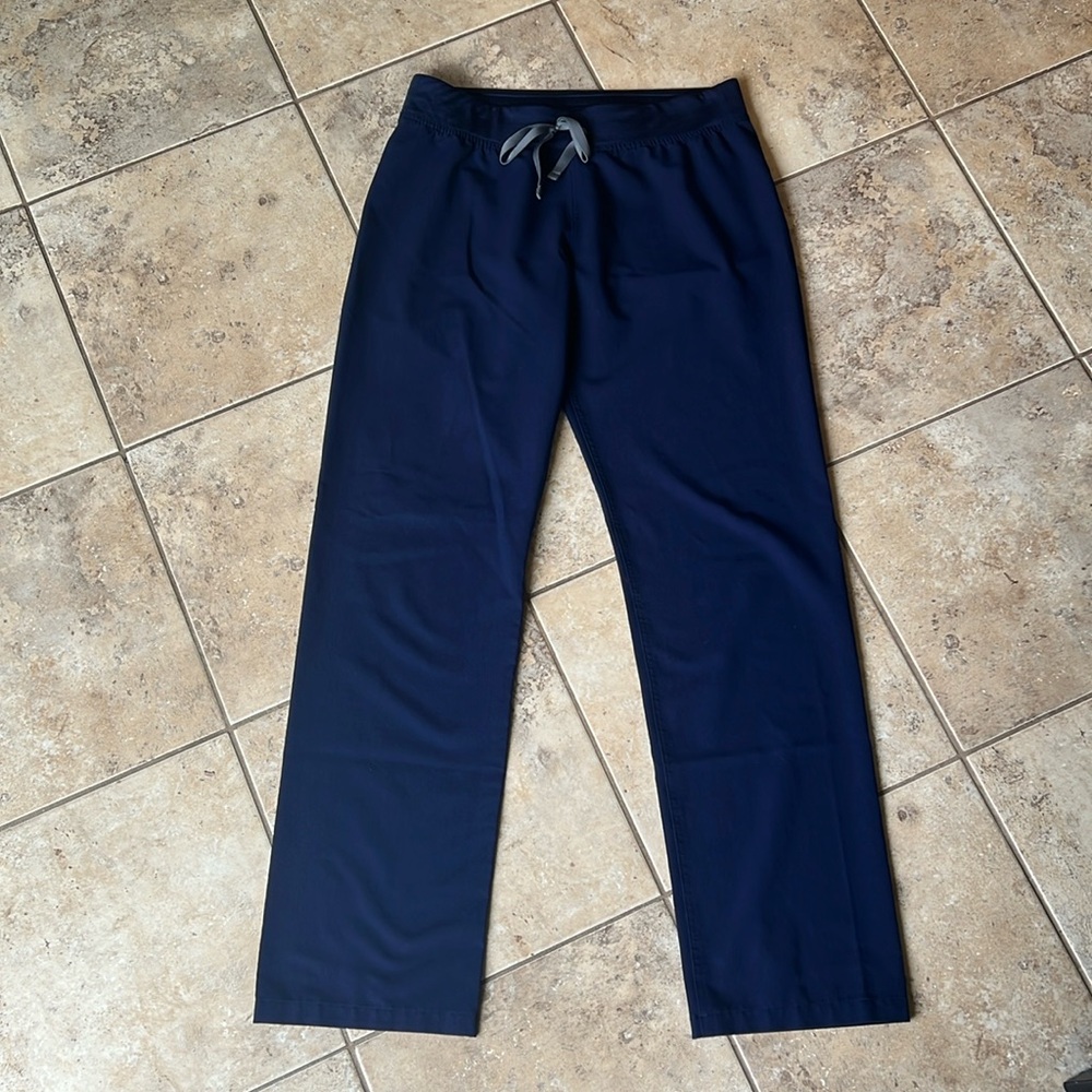 FIGS Livingston basic scrub pants size medium tall